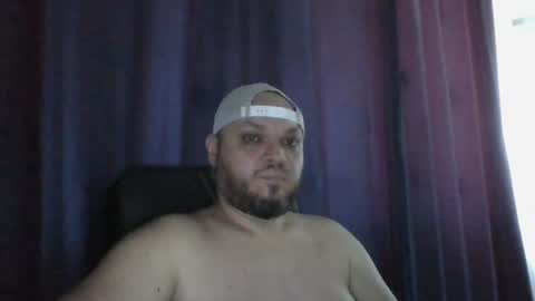Snapshot of glusgan chatting on June 25, 8:19 am Your boy online show from June 25, 8:19 am