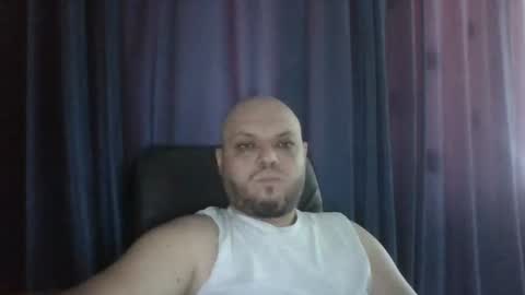 Snapshot of glusgan chatting on July 8, 9:14 am Your boy online show from July 8, 9:14 am