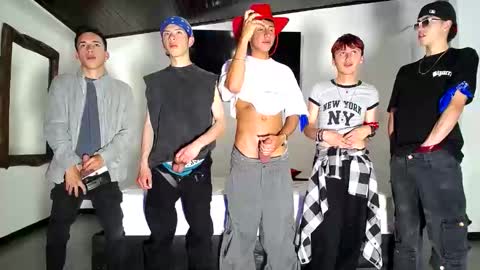 THOMAS AND DAMIAND online show from October 17, 5:48 pm