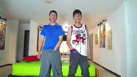 THOMAS AND DAMIAND online show from December 2, 6:36 pm