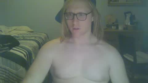 Snapshot of gnger31foru chatting on December 3, 2:47 am Steven Meadow online show from December 3, 2:47 am