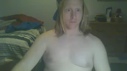 Snapshot of gnger31foru chatting on December 17, 1:18 am Steven Meadow online show from December 17, 1:18 am