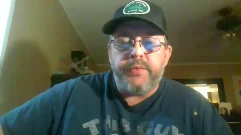 Snapshot of gobey33 chatting on November 19, 1:27 am IDKIDCIDGAF online show from November 19, 1:27 am