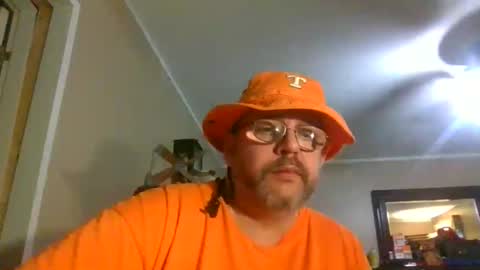 Snapshot of gobey33 chatting on November 22, 10:31 pm IDKIDCIDGAF online show from November 22, 10:31 pm