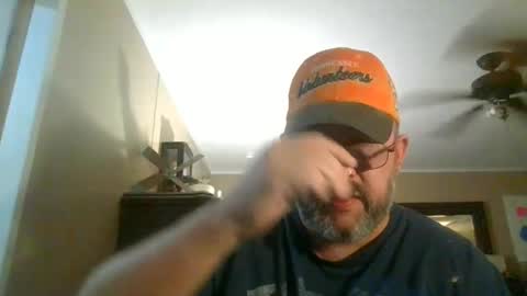 Snapshot of gobey33 chatting on November 29, 1:08 am IDKIDCIDGAF online show from November 29, 1:08 am