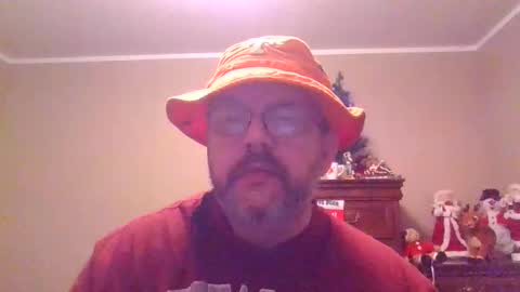 Snapshot of gobey33 chatting on December 16, 1:21 am IDKIDCIDGAF online show from December 16, 1:21 am