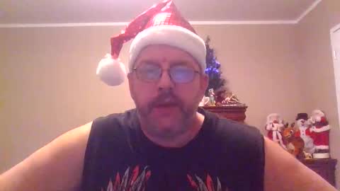Snapshot of gobey33 chatting on December 19, 1:45 am IDKIDCIDGAF online show from December 19, 1:45 am