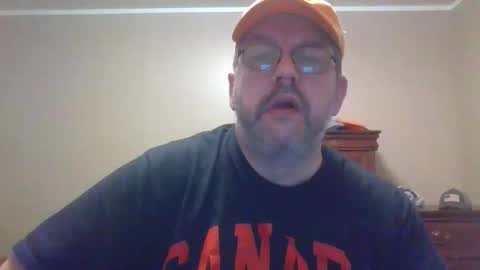 Snapshot of gobey33 chatting on January 7, 1:08 am IDKIDCIDGAF online show from January 7, 1:08 am