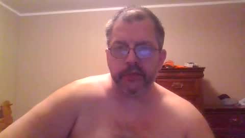 Snapshot of gobey33 chatting on January 18, 2:37 am IDKIDCIDGAF online show from January 18, 2:37 am