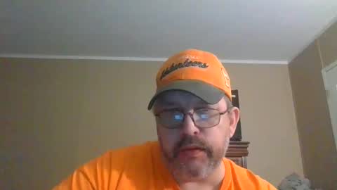 Snapshot of gobey33 chatting on February 3, 1:15 am IDKIDCIDGAF online show from February 3, 1:15 am