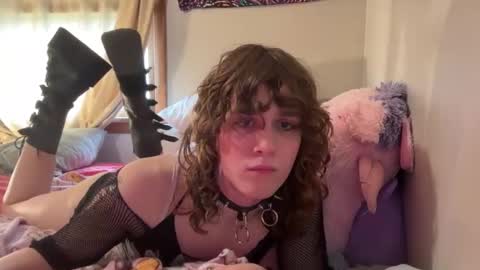 Snapshot of gockinmyrari chatting on February 19, 4:03 pm gockinmyrari online show from February 19, 4:03 pm