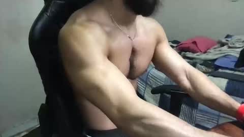 Snapshot of god_hunkules chatting on January 4, 4:00 pm god hunkules online show from January 4, 4:00 pm