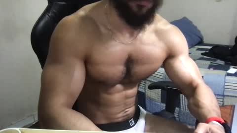 Snapshot of god_hunkules chatting on January 7, 4:37 pm god hunkules online show from January 7, 4:37 pm