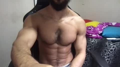 Snapshot of god_hunkules chatting on February 4, 8:38 pm god hunkules online show from February 4, 8:38 pm