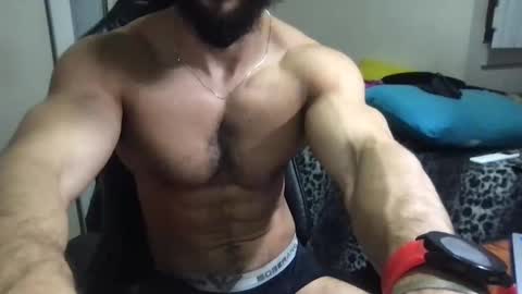 Snapshot of god_hunkules chatting on February 5, 11:17 pm god hunkules online show from February 5, 11:17 pm