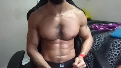 Snapshot of god_hunkules chatting on February 8, 10:19 pm god hunkules online show from February 8, 10:19 pm