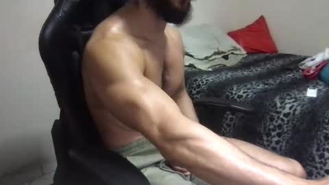 Snapshot of god_hunkules chatting on February 16, 9:05 pm god hunkules online show from February 16, 9:05 pm