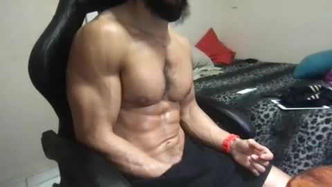 Snapshot of god_hunkules chatting on February 23, 6:34 pm god hunkules online show from February 23, 6:34 pm