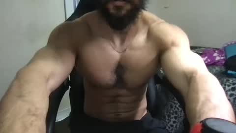 Snapshot of god_hunkules chatting on February 23, 9:59 pm god hunkules online show from February 23, 9:59 pm