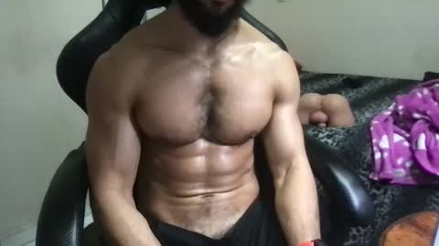 Snapshot of god_hunkules chatting on February 24, 10:36 pm god hunkules online show from February 24, 10:36 pm