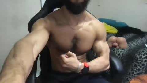 Snapshot of god_hunkules chatting on February 25, 5:58 pm god hunkules online show from February 25, 5:58 pm