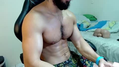 Snapshot of god_hunkules chatting on October 17, 4:42 pm god hunkules online show from October 17, 4:42 pm