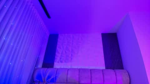 Snapshot of goddess_eli77 chatting on February 19, 3:02 am goddess_eli77 online show from February 19, 3:02 am