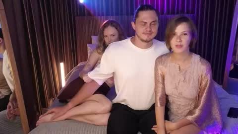   330 UTC2 girls   online show from February 22, 4:35 am