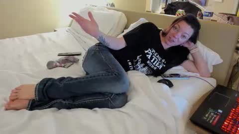 Snapshot of goddess_of_mars chatting on February 26, 1:54 pm Patricia Mars Goddess of Mars twitter thegoddessmindy online show from February 26, 1:54 pm