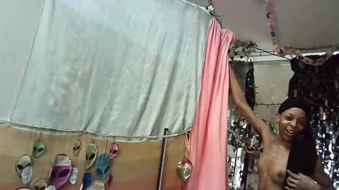 Snapshot of goddess_six chatting on March 1, 5:26 pm Goddess Goddess Six Mistriss Ashle online show from March 1, 5:26 pm