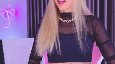 Snapshot of goddess_stars chatting on July 3, 9:37 am Katarina online show from July 3, 9:37 am