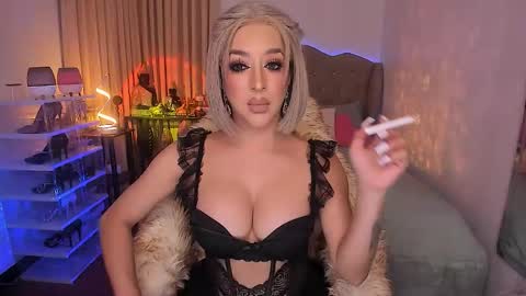 Snapshot of goddess_trans chatting on February 23, 11:51 am Contessa online show from February 23, 11:51 am