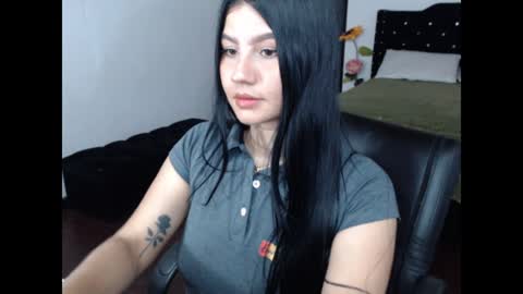 Snapshot of goddessariel22 chatting on January 29, 9:28 pm Angelina online show from January 29, 9:28 pm