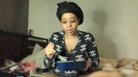 Snapshot of goddessdiiamond chatting on February 16, 4:08 am goddessdiiamond online show from February 16, 4:08 am