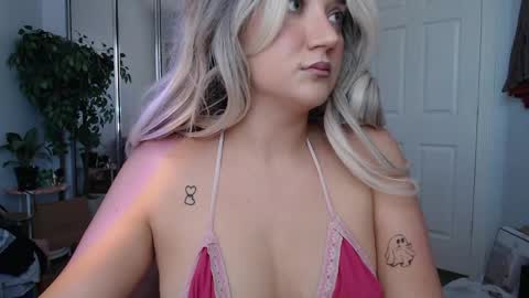 Snapshot of goddessemmy chatting on May 28, 7:00 pm Goddess Emmy online show from May 28, 7:00 pm