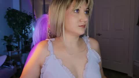Goddess Emmy online show from July 9, 5:33 am