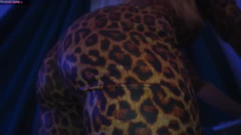 Snapshot of goddesseriss chatting on October 1, 5:13 am MesmErisse online show from October 1, 5:13 am