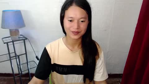 Snapshot of goddesses_slut247752 chatting on December 15, 1:43 pm Ronel online show from December 15, 1:43 pm