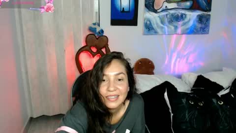  Naih Reyes online show from April 17, 4:59 am