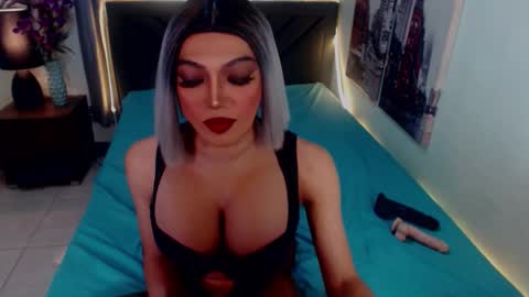 Lucy Pearl online show from February 5, 6:18 am