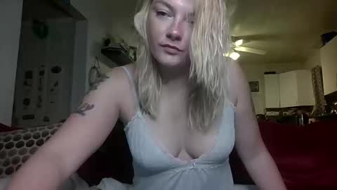Snapshot of goddessshay099 chatting on November 16, 10:48 pm goddessshay099 online show from November 16, 10:48 pm