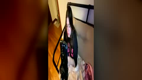 Snapshot of goddessviccc chatting on June 16, 5:10 am princessviccxo online show from June 16, 5:10 am