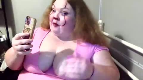 godessisabella online show from October 30, 7:10 am