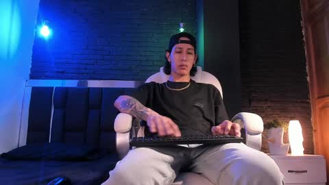 HUAN online show from January 1, 2:41 am