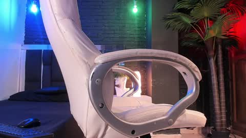 HUAN online show from January 5, 3:53 am