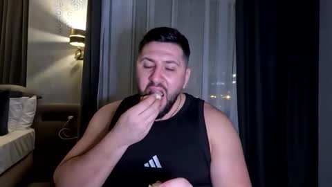 gold_alpha_boy online show from January 9, 9:38 pm