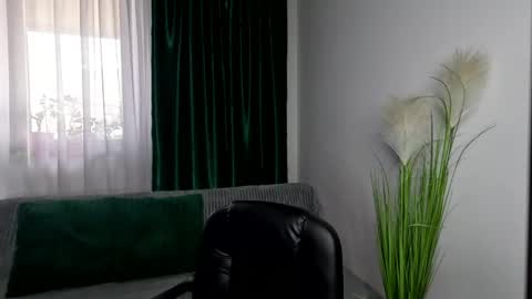 Snapshot of gold_alpha_boy chatting on April 23, 3:03 pm gold_alpha_boy online show from April 23, 3:03 pm