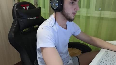 Golden boyyy21 online show from December 13, 7:53 pm