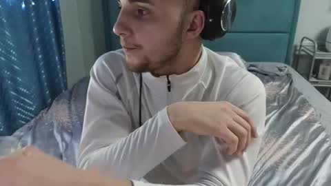 Golden boyyy21 online show from February 15, 10:06 pm