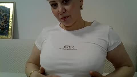 golden_kessie online show from May 15, 6:42 am